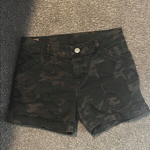 Kut from the Kloth Dark Camo Women's Cargo Shorts